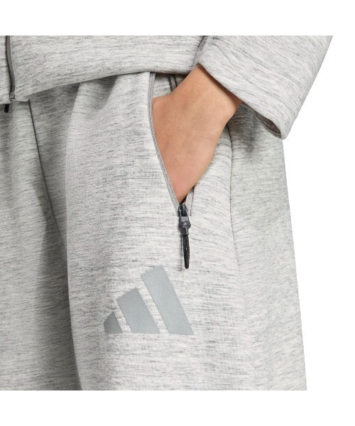 adidas（アディダス）の「アディダス adidas adidas Z.N.E.プレミアムパンツ（その他パンツ・レディース・ライトグレー/チャコールグレー・S/M/L）」の5枚目の写真