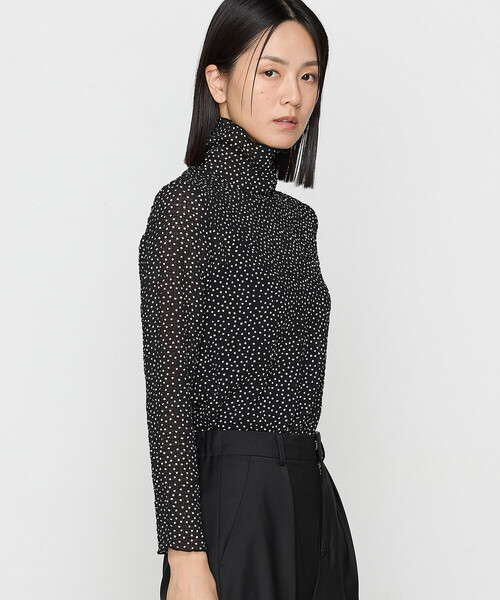 COMME CA(コムサ)の「ストレッチシアーサッカードット柄 プルオーバー(Tシャツ/カットソー・レディース・ブラック・9号/11号)」の3枚目の写真