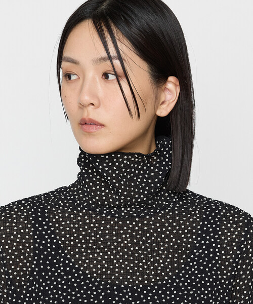 COMME CA(コムサ)の「ストレッチシアーサッカードット柄 プルオーバー(Tシャツ/カットソー・レディース・ブラック・9号/11号)」の7枚目の写真
