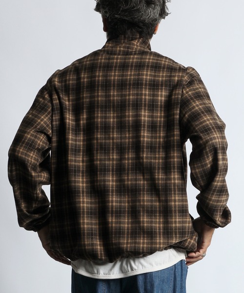 The DUFFER of ST.GEORGE（ザダファーオブセントジョージ）の「STAND COLLAR PO CHECK SHIRTS：スタンドカラー プルオーバーシャツ シャツアウター（シャツ/ブラウス・メンズ・ブラウン/ネイビー・X-LARGE/LARGE/MEDIUM）」の8枚目の写真