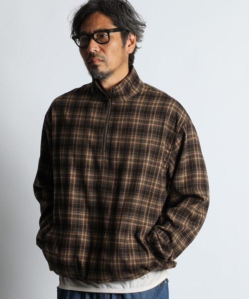 The DUFFER of ST.GEORGE（ザダファーオブセントジョージ）の「STAND COLLAR PO CHECK SHIRTS：スタンドカラー プルオーバーシャツ シャツアウター（シャツ/ブラウス・メンズ・ブラウン/ネイビー・X-LARGE/LARGE/MEDIUM）」の3枚目の写真