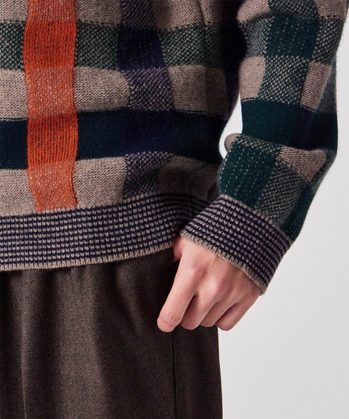 Paul Smith(ポールスミス)の「ビンテージファンシーチェック クルーネックニット / 253409 566Z(ニット/セーター・メンズ・ベージュ・MEDIUM/LARGE/X-LARGE)」の5枚目の写真