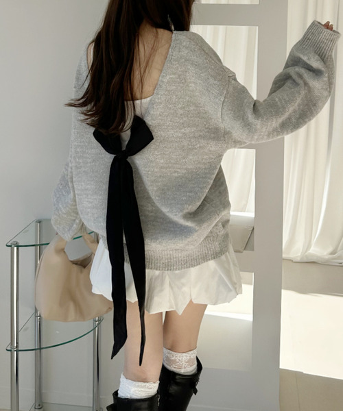 Ada.(エイダ)の「バックリボン オープンニット トップス(ニット/セーター・レディース・グレー/レッド・FREE)」の2枚目の写真