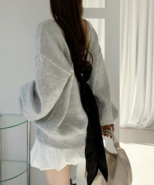 Ada.(エイダ)の「バックリボン オープンニット トップス(ニット/セーター・レディース・グレー/レッド・FREE)」の4枚目の写真