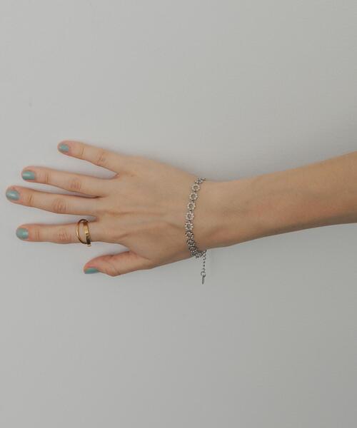 SMELLY（スメリー）の「ステンレスフラワーチェーンブレスレット（ブレスレット・レディース・シルバー・-）」の3枚目の写真