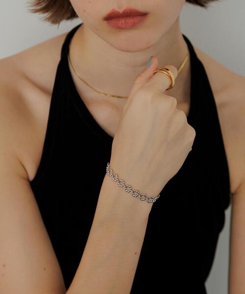 SMELLY（スメリー）の「ステンレスフラワーチェーンブレスレット（ブレスレット・レディース・シルバー・-）」の5枚目の写真