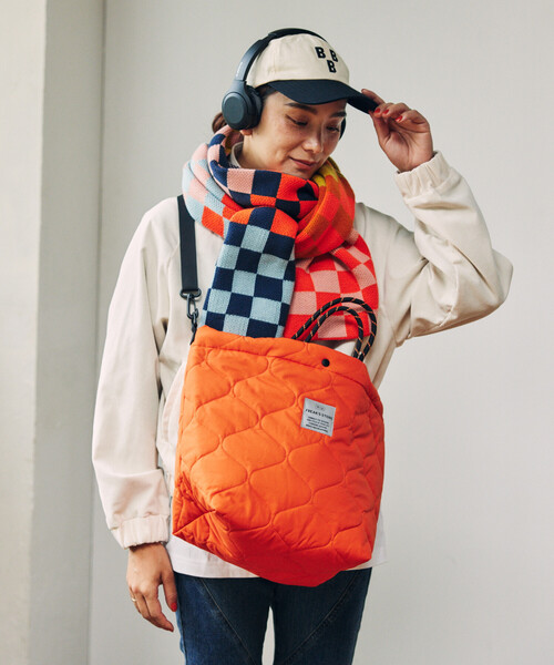 KiU（キウ）の「KiU×FREAK'S STORE/キウ×フリークスストア 別注 PADDED DAY TOTE BAG パデット デイトート バッグ 撥水（ショルダーバッグ・レディース・オレンジ/ブラウン/レオパード/ブラック・ONE SIZE）」の11枚目の写真