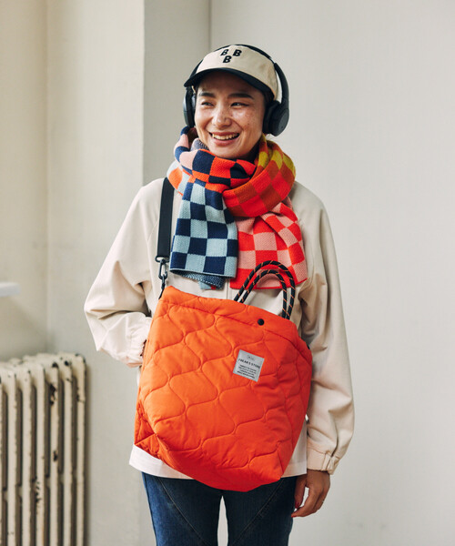 KiU（キウ）の「KiU×FREAK'S STORE/キウ×フリークスストア 別注 PADDED DAY TOTE BAG パデット デイトート バッグ 撥水（ショルダーバッグ・レディース・オレンジ/ブラウン/レオパード/ブラック・ONE SIZE）」の13枚目の写真