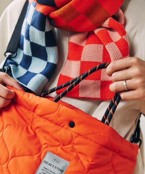 KiU（キウ）の「KiU×FREAK'S STORE/キウ×フリークスストア 別注 PADDED DAY TOTE BAG パデット デイトート バッグ 撥水（ショルダーバッグ・レディース・オレンジ/ブラウン/レオパード/ブラック・ONE SIZE）」の16枚目の写真