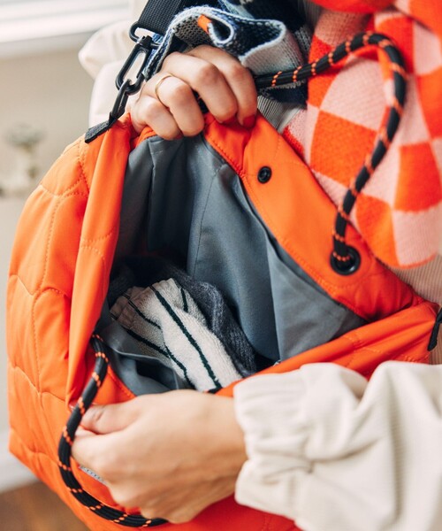 KiU(キウ)の「KiU×FREAK'S STORE/キウ×フリークスストア 別注 PADDED DAY TOTE BAG パデット デイトート バッグ 撥水(ショルダーバッグ・レディース・オレンジ/ブラウン/レオパード/ブラック・ONE SIZE)」の5枚目の写真