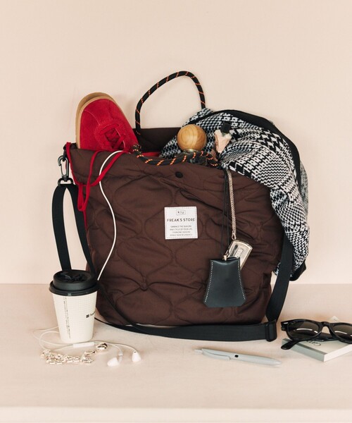 KiU(キウ)の「KiU×FREAK'S STORE/キウ×フリークスストア 別注 PADDED DAY TOTE BAG パデット デイトート バッグ 撥水(ショルダーバッグ・レディース・オレンジ/ブラウン/レオパード/ブラック・ONE SIZE)」の10枚目の写真