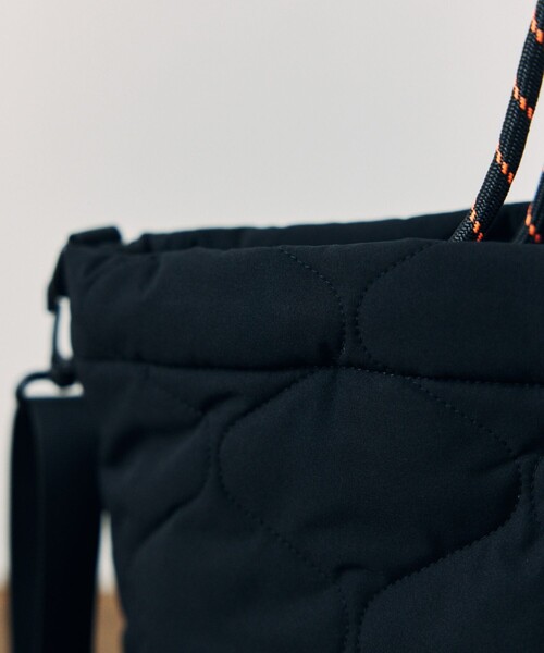 KiU（キウ）の「KiU×FREAK'S STORE/キウ×フリークスストア 別注 PADDED DAY TOTE BAG パデット デイトート バッグ 撥水（ショルダーバッグ・メンズ・オレンジ/ブラウン/レオパード/ブラック・ONE SIZE）」の17枚目の写真