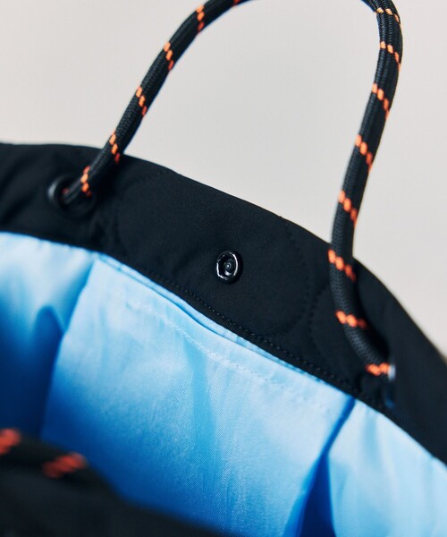 KiU（キウ）の「KiU×FREAK'S STORE/キウ×フリークスストア 別注 PADDED DAY TOTE BAG パデット デイトート バッグ 撥水（ショルダーバッグ・メンズ・オレンジ/ブラウン/レオパード/ブラック・ONE SIZE）」の20枚目の写真