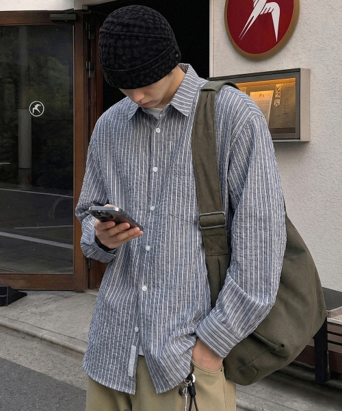 F.ILLUMINATE(フィルミネイト)の「シアサーカーストライプシャツ-ネイビー(シャツ/ブラウス・レディース・その他・SMALL/MEDIUM/LARGE)」の1枚目の写真