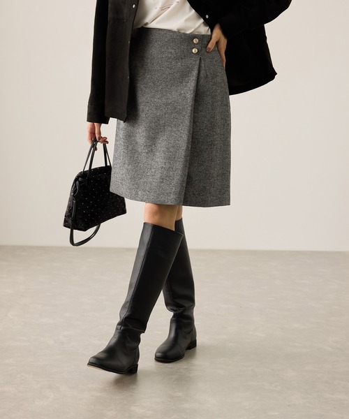 レモングラスブラック ジッパー付きブーツ、ベージュスカート レモングラスブラック ジッパー付きブーツ、ベージュスカート パンツ