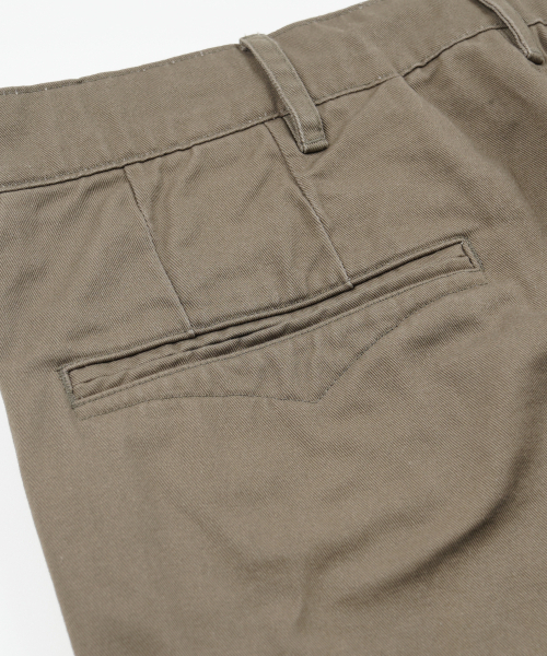 FRIZMWORKS(フリズムワークス)の「WASHED OFFICER CHINO PANTS _ MUD(その他パンツ・メンズ・その他・SMALL/MEDIUM/LARGE/X-LARGE)」の9枚目の写真