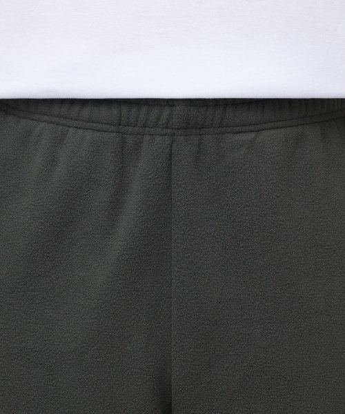 MUSINSA STANDARD(ムシンサスタンダード)の「フリーススウェットパンツ【ダスティカーキ】(スウェットパンツ・メンズ・その他・SMALL/MEDIUM/LARGE/X-LARGE/XX-LARGE)」の4枚目の写真