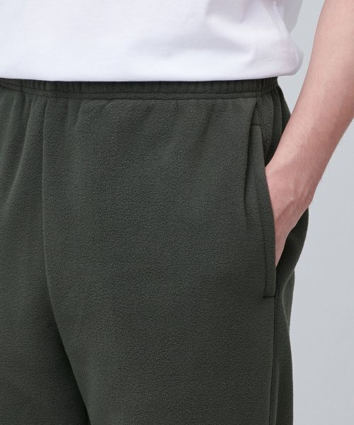 MUSINSA STANDARD(ムシンサスタンダード)の「フリーススウェットパンツ【ダスティカーキ】(スウェットパンツ・メンズ・その他・SMALL/MEDIUM/LARGE/X-LARGE/XX-LARGE)」の5枚目の写真