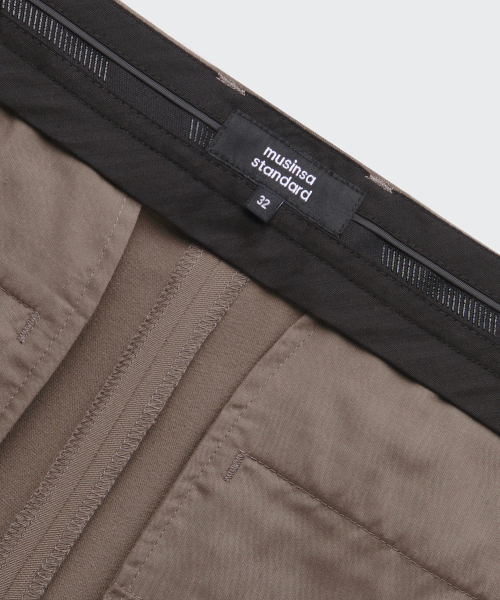 MUSINSA STANDARD（ムシンサスタンダード）の「テーパードヒドゥンバンディングクロップスラックス[ダスティベージュ]（スラックス・メンズ・その他・40/38/42/36/34/32/30/31/33/26/27/28/29）」の5枚目の写真