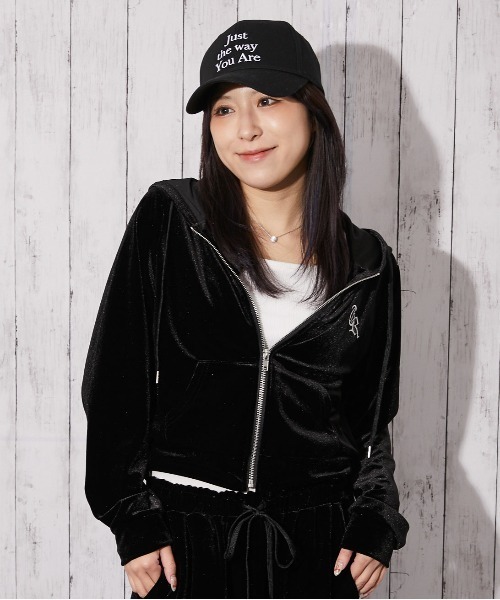 セール】《とろみベロア×ロゴ刺繍》レディース ジップパーカー