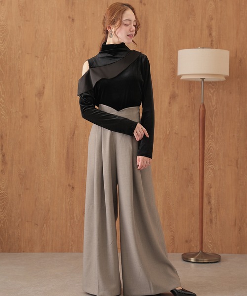 Lace Ladies(レースレディース)の「ハイネック ベロア フリル オープンショルダー トップス(その他トップス・レディース・ブラック・FREE)」の7枚目の写真