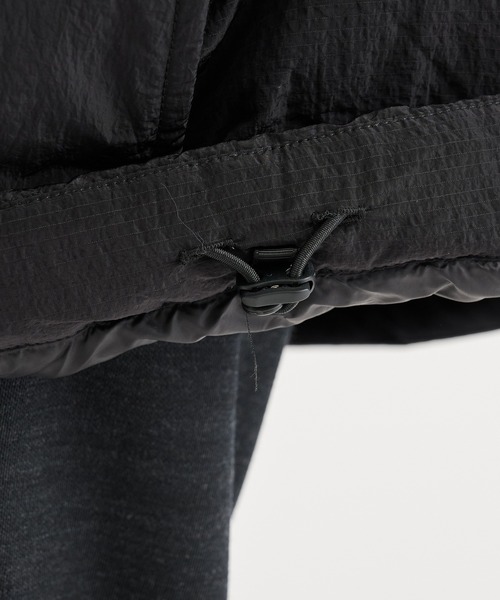 WHITE MOUNTAINEERING(ホワイトマウンテニアリング)の「【White Mountaineering / ホワイトマウンテニアリング】WM×TAION RIPSTOP DOWN JKT(ダウンジャケット/コート・メンズ・ブラック/レッド・2/1/0)」の9枚目の写真