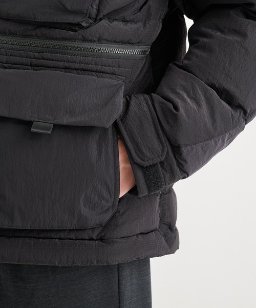 WHITE MOUNTAINEERING(ホワイトマウンテニアリング)の「【White Mountaineering / ホワイトマウンテニアリング】WM×TAION RIPSTOP DOWN JKT(ダウンジャケット/コート・メンズ・ブラック/レッド・2/1/0)」の10枚目の写真