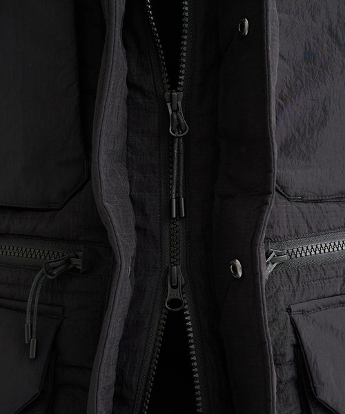 WHITE MOUNTAINEERING(ホワイトマウンテニアリング)の「【White Mountaineering / ホワイトマウンテニアリング】WM×TAION RIPSTOP DOWN JKT(ダウンジャケット/コート・メンズ・ブラック/レッド・2/1/0)」の12枚目の写真