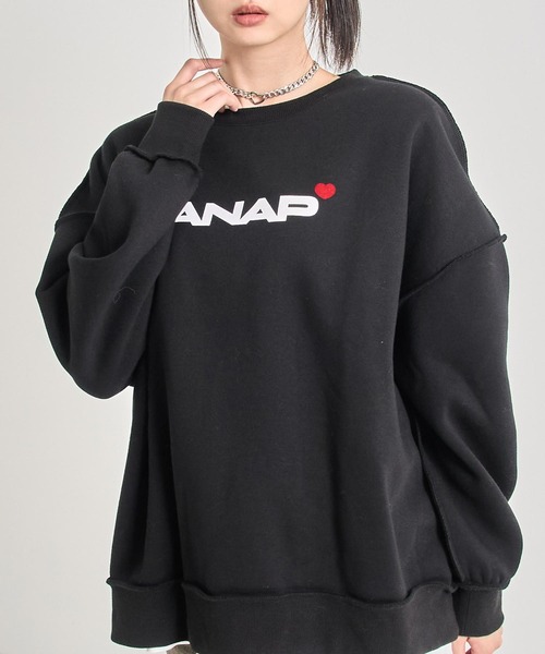 ANAP（アナップ）の「ANAPロゴ ハートポイント アウトシーム 裏起毛 スウェット プルオーバー 【 親子お揃い 】（スウェット・レディース・ライトグレー/ブラック・F）」の2枚目の写真