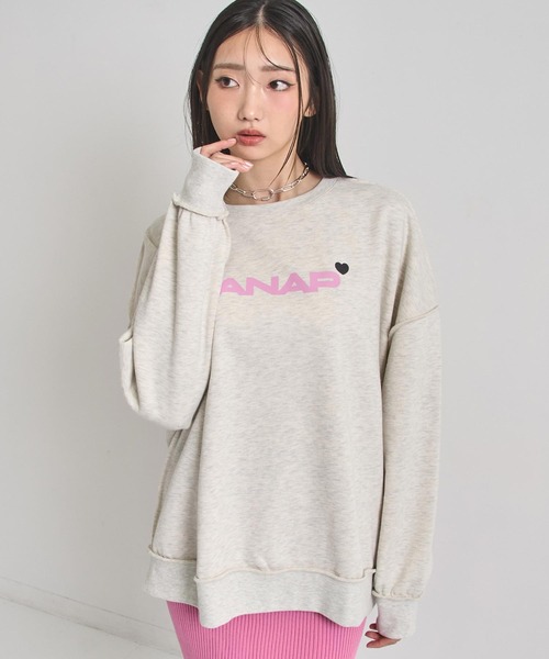 ANAP（アナップ）の「ANAPロゴ ハートポイント アウトシーム 裏起毛 スウェット プルオーバー 【 親子お揃い 】（スウェット・レディース・ライトグレー/ブラック・F）」の9枚目の写真