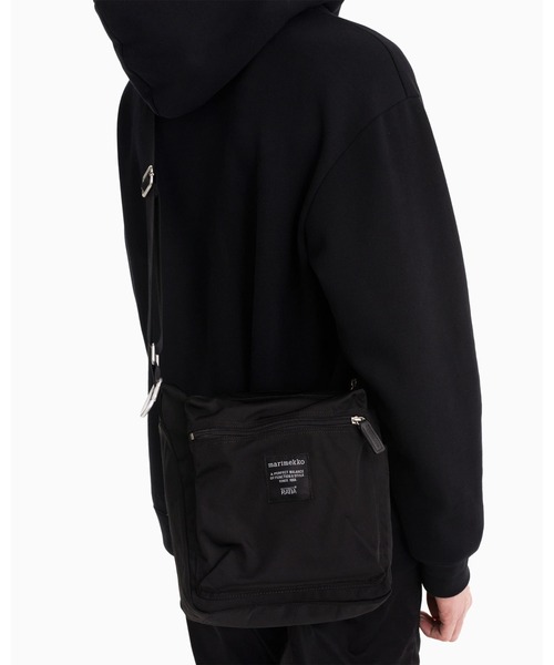 marimekko（マリメッコ）の「【ノベルティ付】Roadie / PAL shoulder bag & Unikko / Mini Smartbag（ショルダーバッグ・レディース・ブラック・FREE）」の2枚目の写真