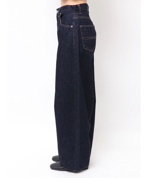 Ungrid（アングリッド）の「カーブルーズデニム（デニムパンツ・レディース・インディゴブルー・25inch/26inch/24inch）」の4枚目の写真