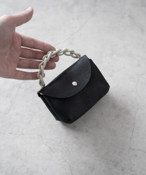 SENTI SHRINK LEATHER CHAIN HANDLE POUCH / シュリンクレザー