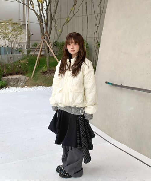 TUOMIO（トゥオミオ）の「DOT BALLOON JUMPER [IVORY]（ダウンジャケット/コート・レディース・その他・1/2）」の2枚目の写真
