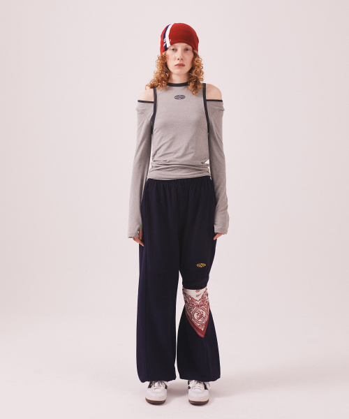 MENASOO（ミナス）の「Stretch Layered T Shirt_Gray（Tシャツ/カットソー・レディース・ライトグレー・SMALL/MEDIUM）」の2枚目の写真