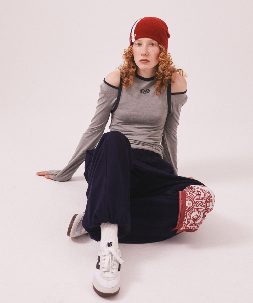 MENASOO（ミナス）の「Stretch Layered T Shirt_Gray（Tシャツ/カットソー・レディース・ライトグレー・SMALL/MEDIUM）」の5枚目の写真