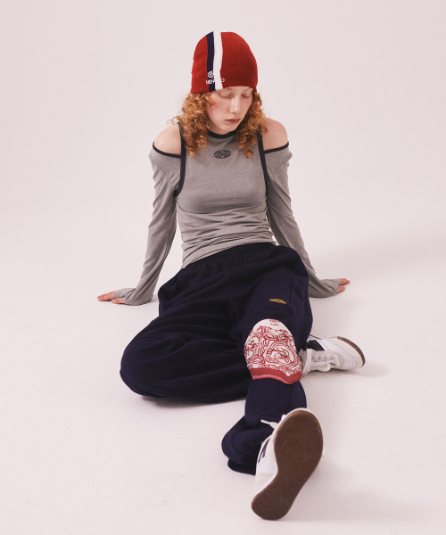 MENASOO（ミナス）の「Stretch Layered T Shirt_Gray（Tシャツ/カットソー・レディース・ライトグレー・SMALL/MEDIUM）」の9枚目の写真
