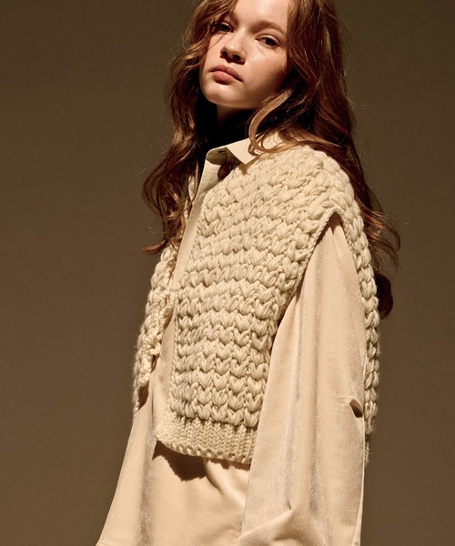 kha:ki(カーキ)の「「KHA:KI / カーキ」HAND KNIT 2WAY VEST(ニット/セーター・レディース・オフホワイト/グレー・1)」の1枚目の写真