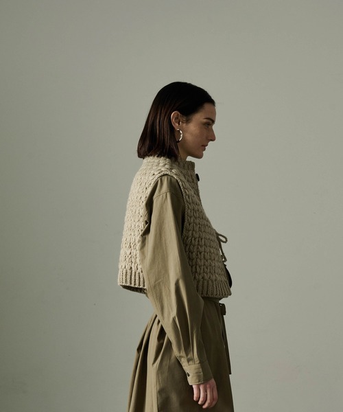 kha:ki(カーキ)の「「KHA:KI / カーキ」HAND KNIT 2WAY VEST(ニット/セーター・レディース・オフホワイト/グレー・1)」の7枚目の写真