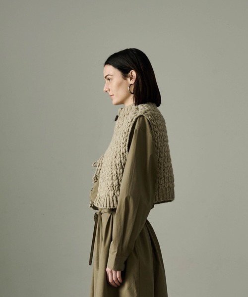kha:ki(カーキ)の「「KHA:KI / カーキ」HAND KNIT 2WAY VEST(ニット/セーター・レディース・オフホワイト/グレー・1)」の9枚目の写真