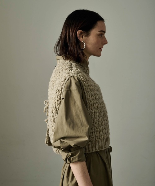 kha:ki(カーキ)の「「KHA:KI / カーキ」HAND KNIT 2WAY VEST(ニット/セーター・レディース・オフホワイト/グレー・1)」の14枚目の写真