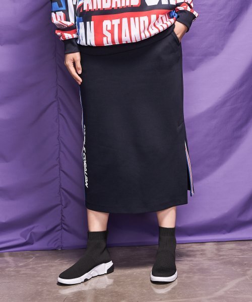 CORALIAN(コラリアン)の「ランオフロングスウェットスカートネイビー(スカート・レディース・その他・M/L/XL/S)」の2枚目の写真