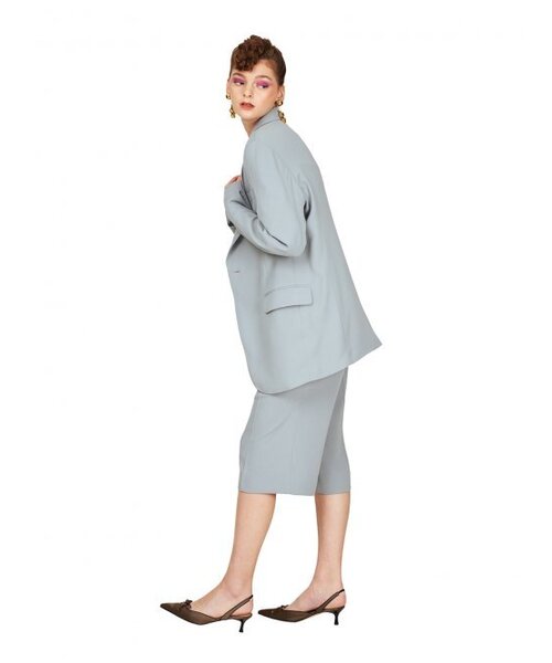 GREEDILOUS（グリディアス）の「シンプルワンボタンジャケット（テーラードジャケット・レディース・その他・SMALL/MEDIUM/LARGE/X-SMALL）」の2枚目の写真