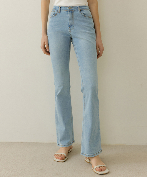 REORG(リオルグ)の「DRAW SLIM DENIM PANTS LIGHT DENIM(デニムパンツ・レディース・その他・MEDIUM/LARGE)」の1枚目の写真