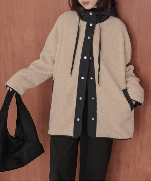 La-gemme（ラジェム）の「フードボアコート（ブルゾン・レディース・ブラウン/ベージュ/チャコール・フリー）」の3枚目の写真