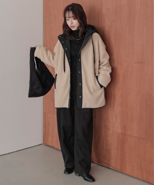 La-gemme（ラジェム）の「フードボアコート（ブルゾン・レディース・ブラウン/ベージュ/チャコール・フリー）」の4枚目の写真