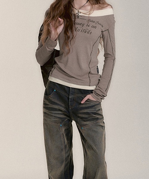 meJane(ミージェーン)の「レイヤード風 オフショルダートップス(Tシャツ/カットソー・レディース・グレイッシュベージュ・FREE)」の4枚目の写真