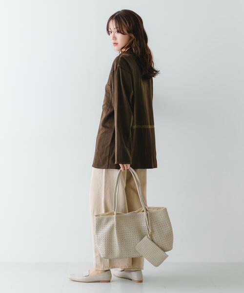 RODE SKO（ロデスコ）の「ポーチ付パンチングラージトートバッグ（トートバッグ・レディース・アイボリー/ブラウン・ONE）」の17枚目の写真