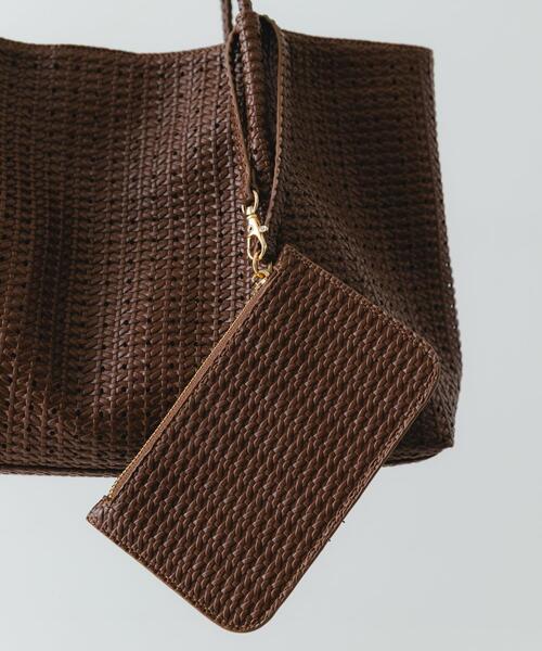 RODE SKO（ロデスコ）の「ポーチ付パンチングラージトートバッグ（トートバッグ・レディース・アイボリー/ブラウン・ONE）」の5枚目の写真