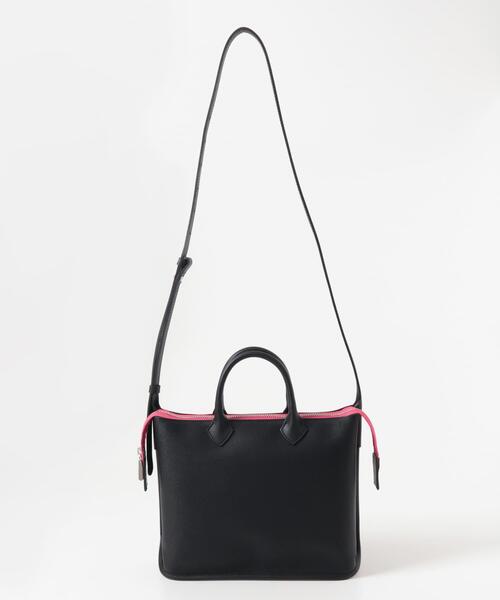 PIENI(ピエニ)の「PIENI MINI BRIEF(ショルダーバッグ・メンズ・ブラック/ピンク/グリーン・ONE)」の3枚目の写真